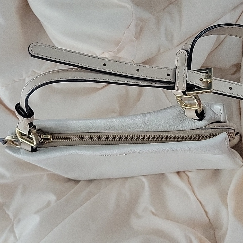 Calvin Klein Tan and White Crossbody Bag with Sleek Design - Picture 12 of 13